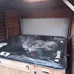 Деревянный коттедж Riverside Annex At Ashbank *