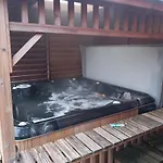 Деревянный коттедж Riverside Annex At Ashbank *