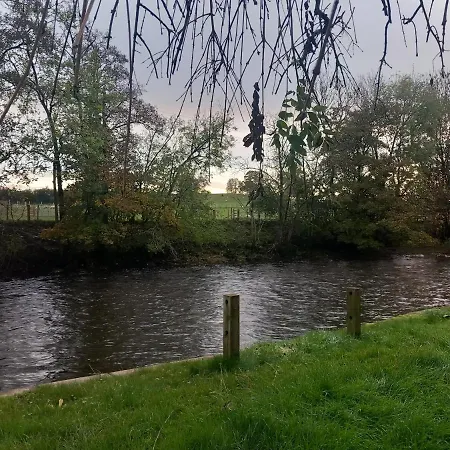 Riverside Annex At Ashbank With Hot Tub