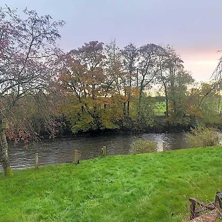 Riverside Annex At Ashbank Orman Evi