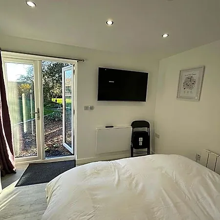 Riverside Annex At Ashbank *