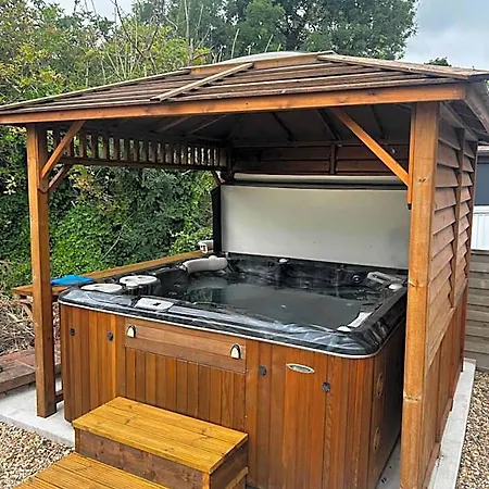 Riverside Annex At Ashbank With Hot Tub *