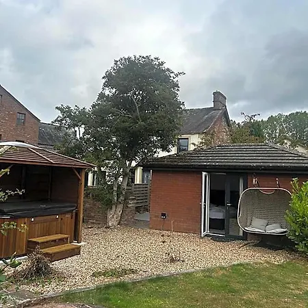 Lodge Riverside Annex At Ashbank With Hot Tub *