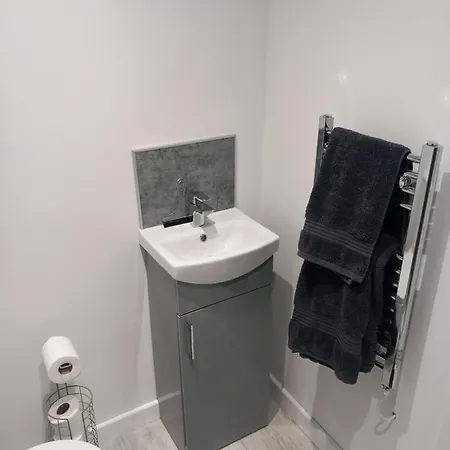 Riverside Annex At Ashbank